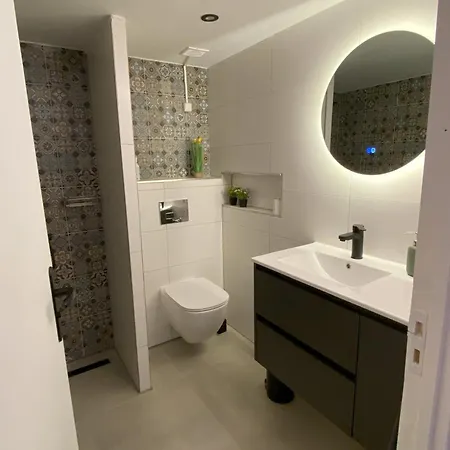 In De Aap Gelogeerd Πανσιόν Άπελντουρν